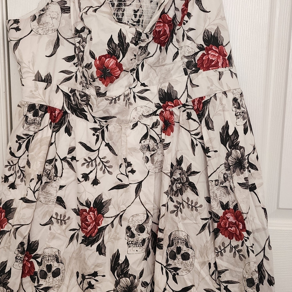 Floral Skull Print Dress - Picture 2 of 4